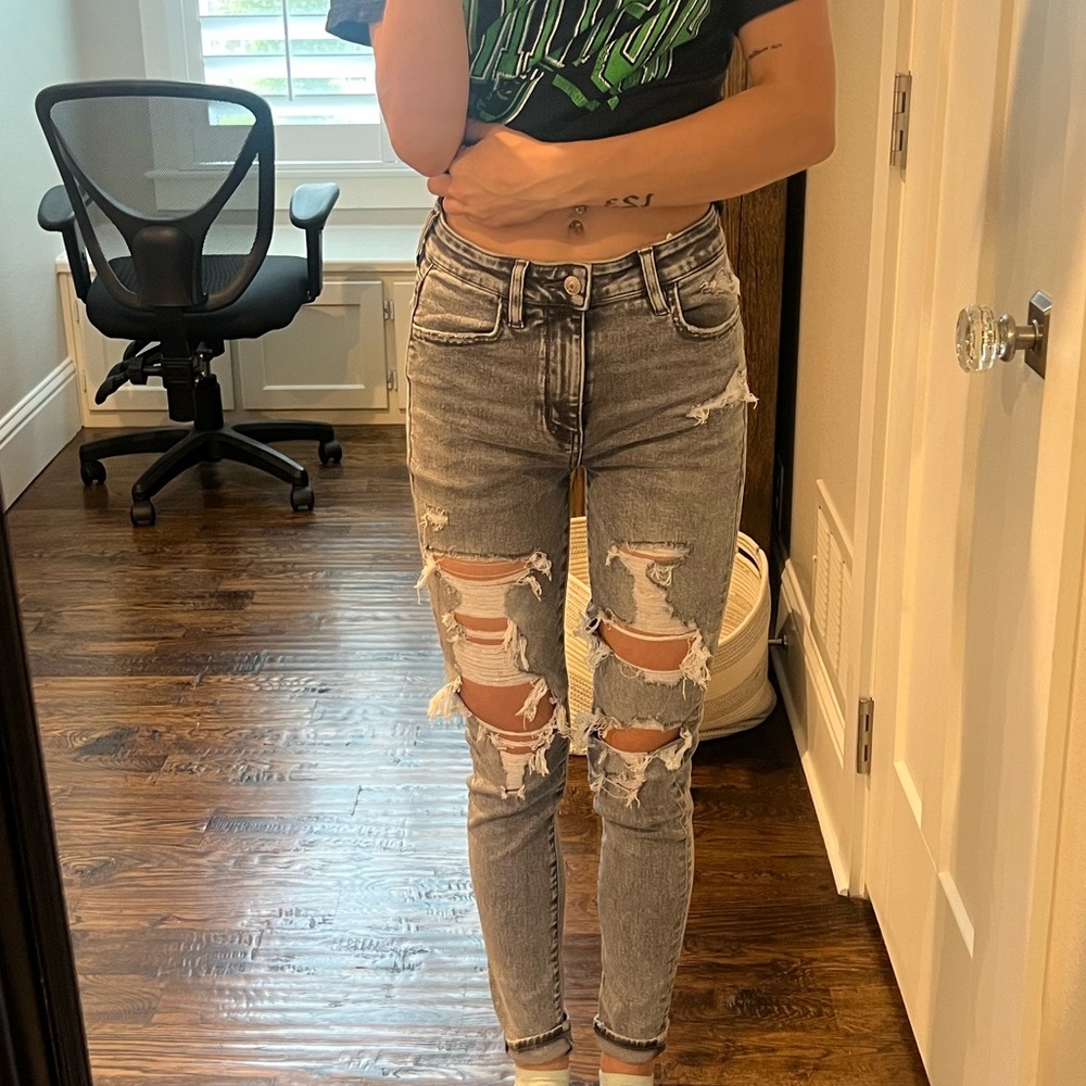 AMERICAN EAGLE SKINNY JEANS